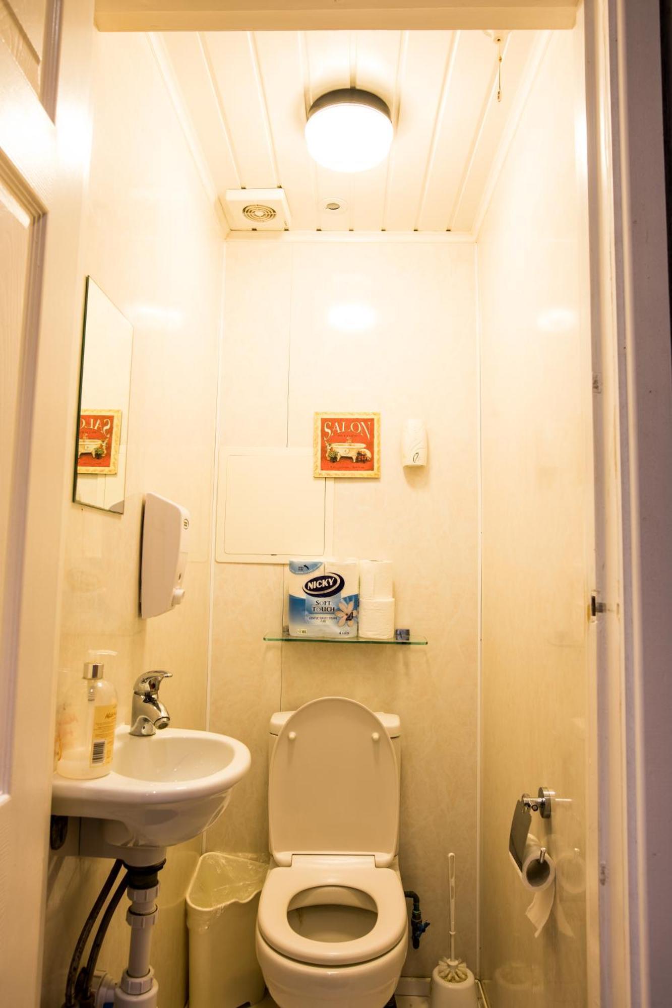 Standard Single toilet,450392973:JPEG