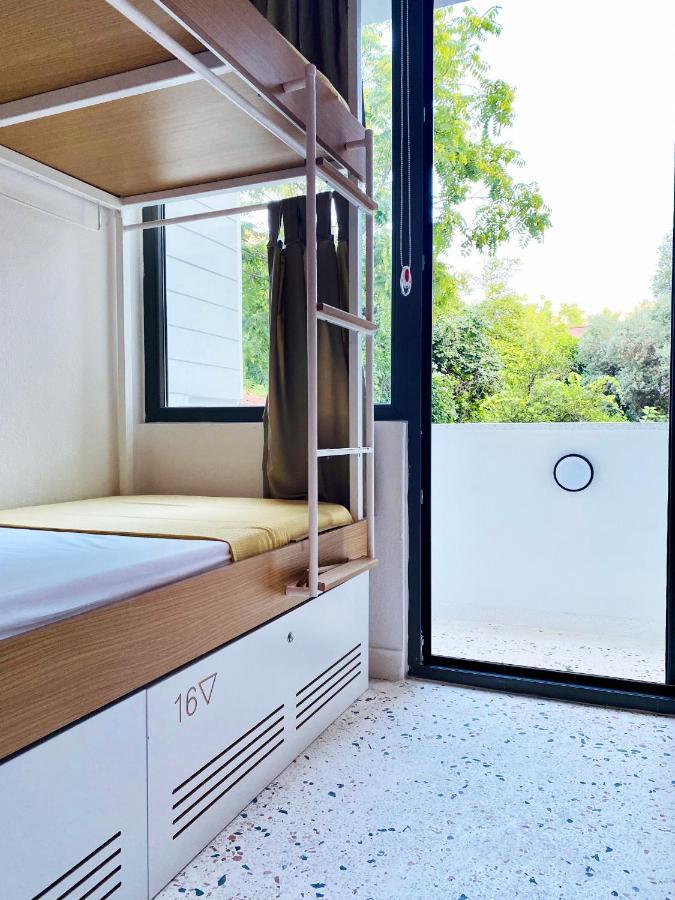 Bett im gemischten 6-Bett-Schlafsaal