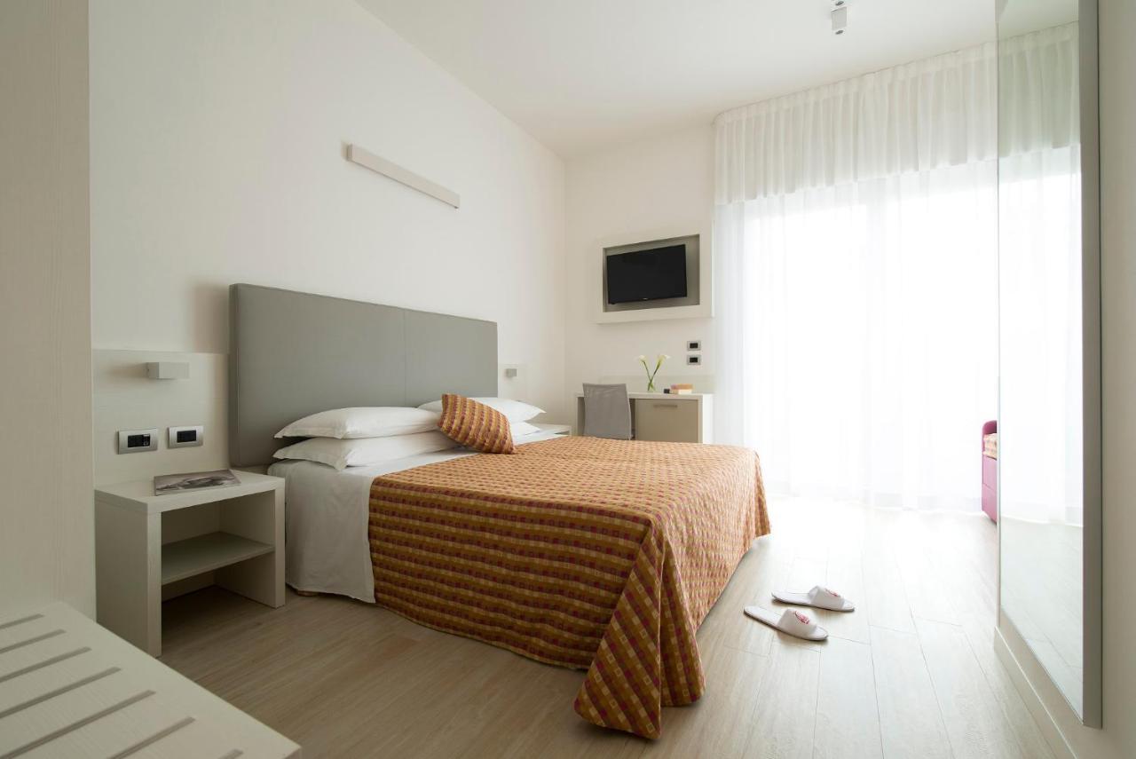 Deluxe Triple Room,1328372255:JPEG