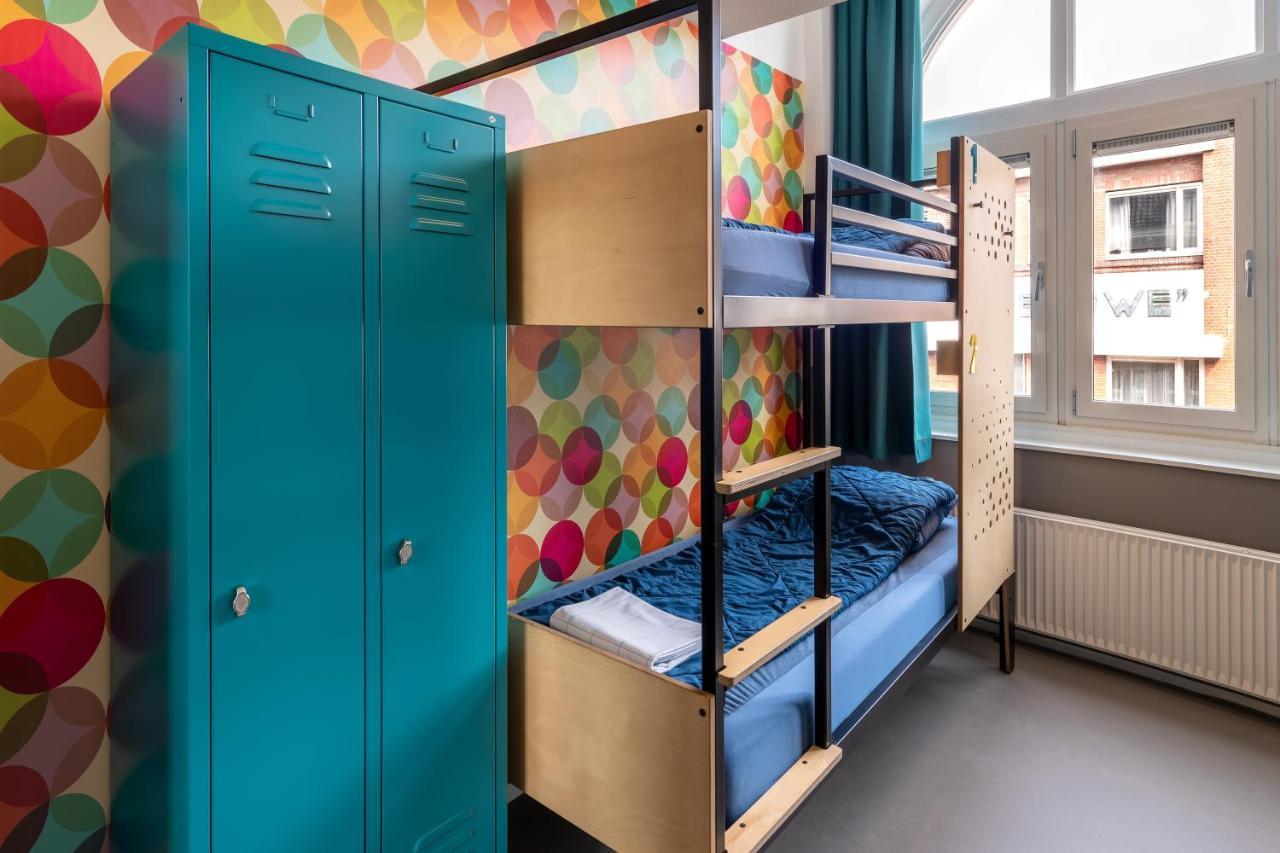Budget Twin Bunk Bed Private Bathroom Shower,1362407735:JPEG