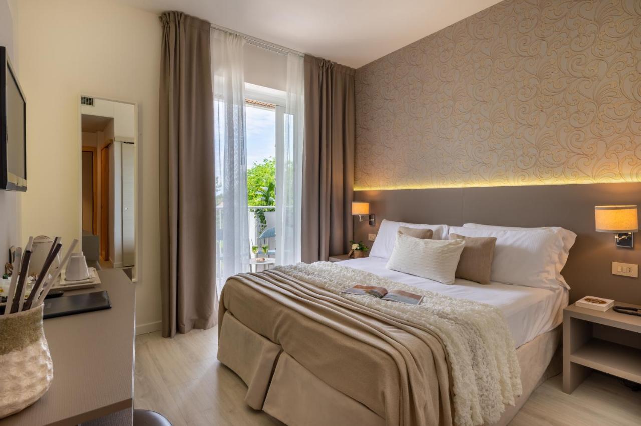 Doppel-/Zweibettzimmer mit Gartenblick