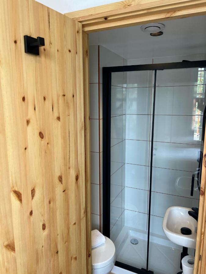 Doppelzimmer mit Fenster