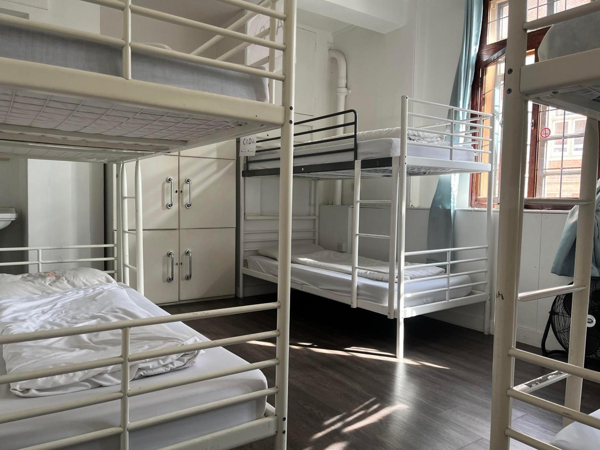 Bett im gemischten 6-Bett-Schlafsaal