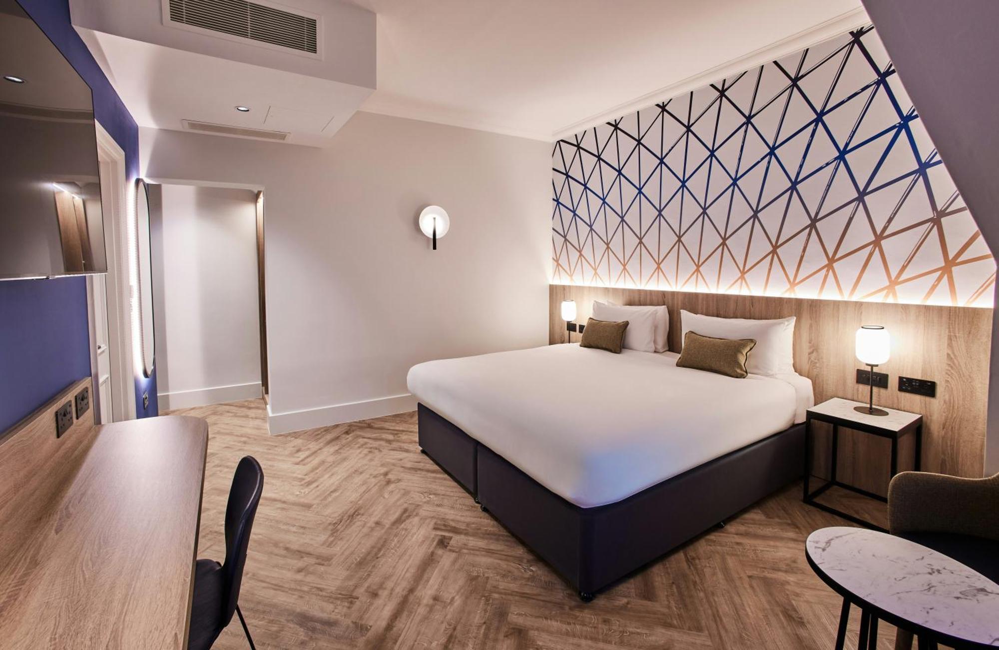 Deluxe Zimmer mit Kingsize-Bett