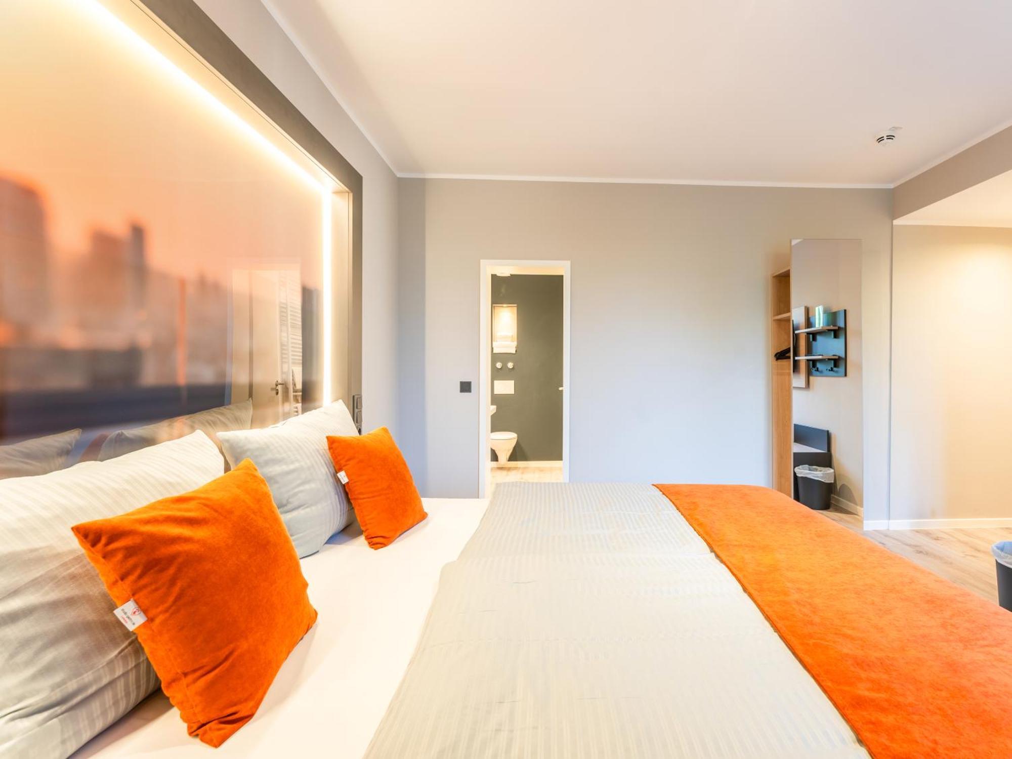 Superior Room,1641224694:JPEG