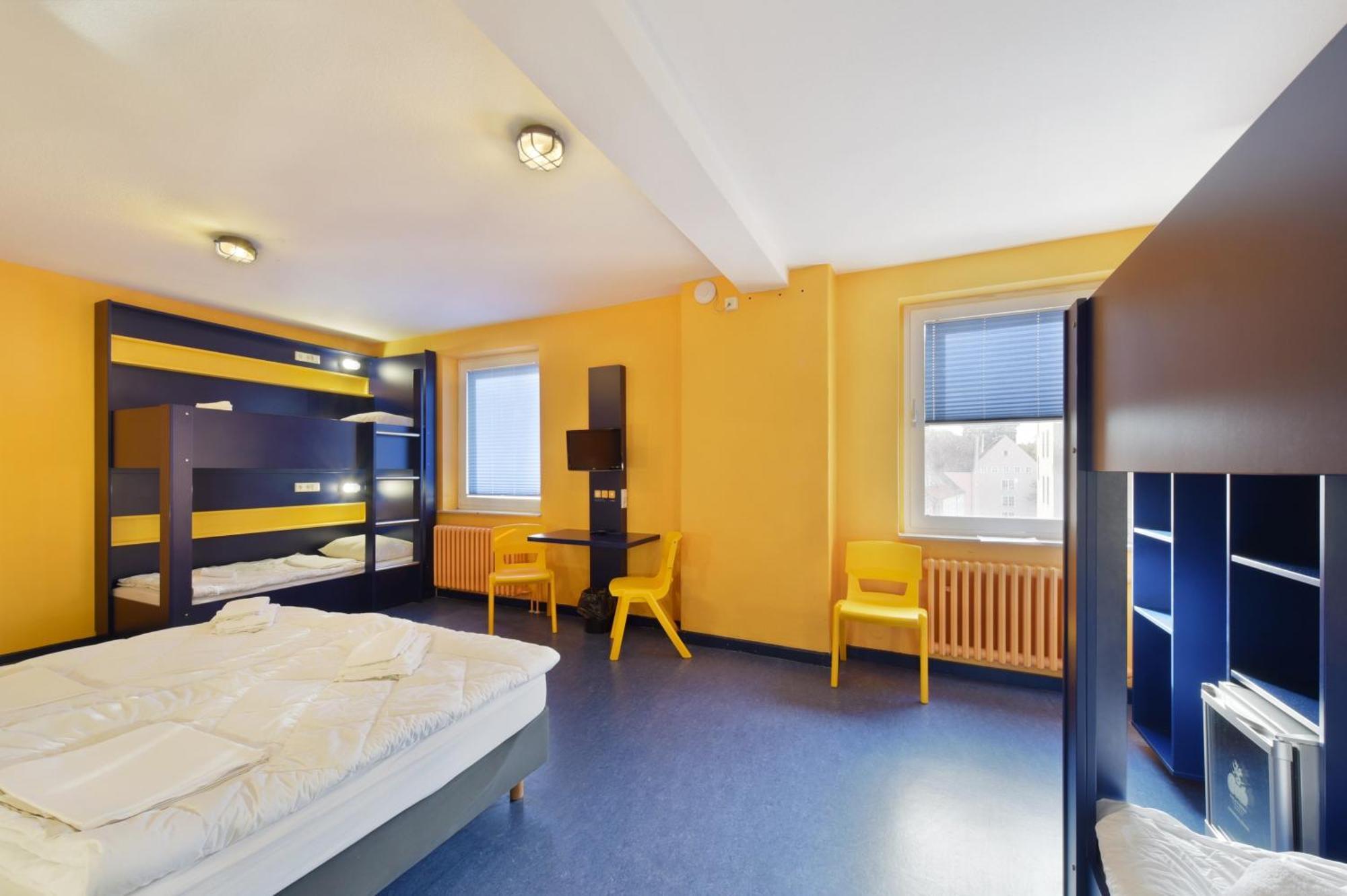 Einzelbett im Schlafsaal mit 6 Betten