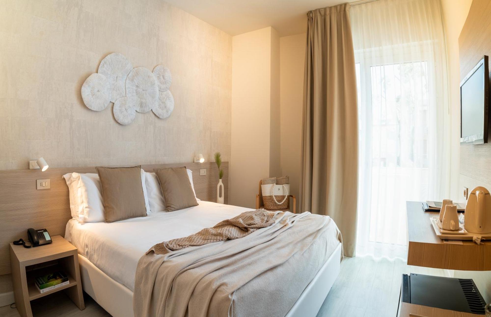 Doppel-/Zweibettzimmer mit Stadtblick