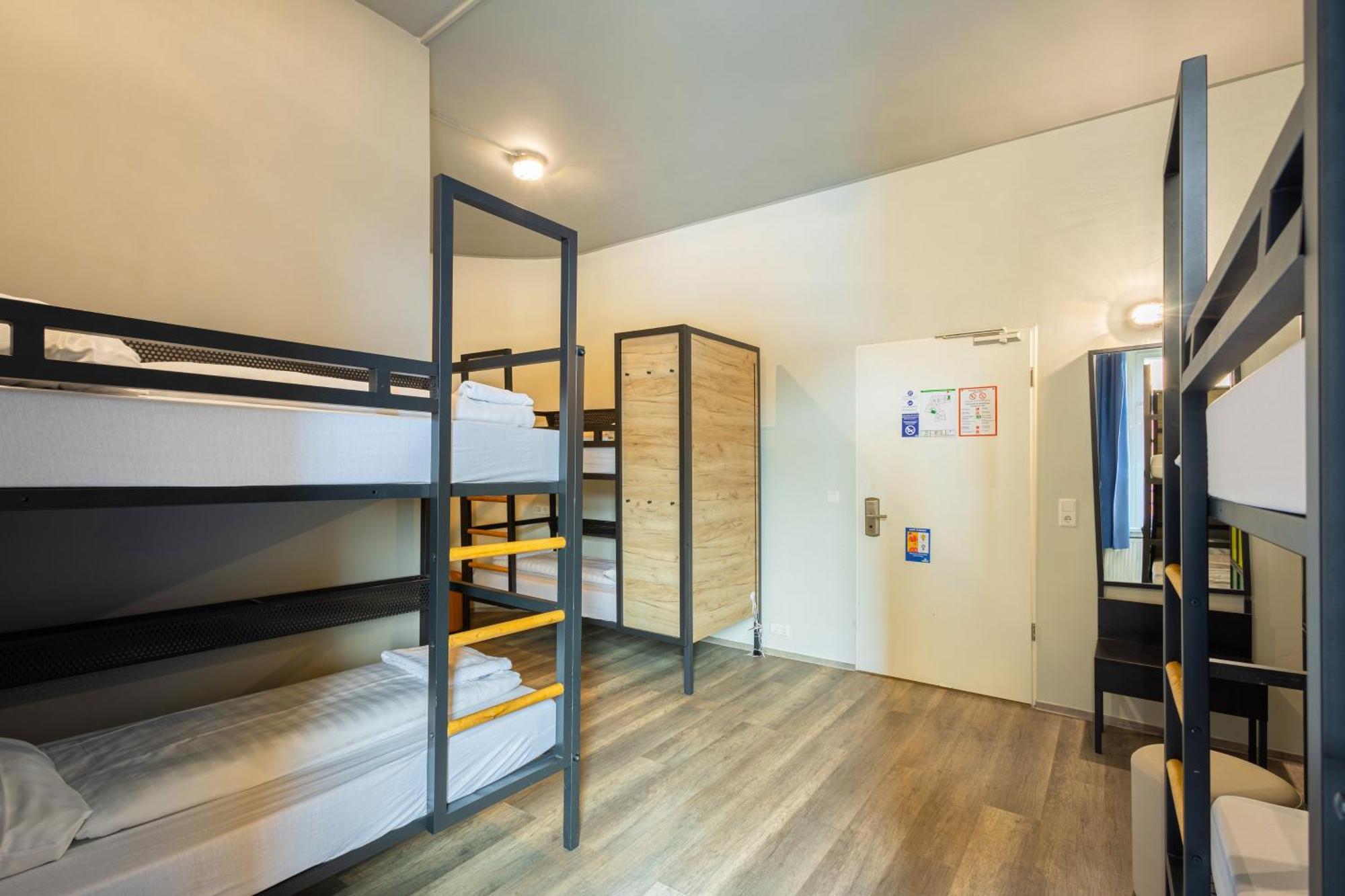 Bed 6-Bed Female Dormitory Room