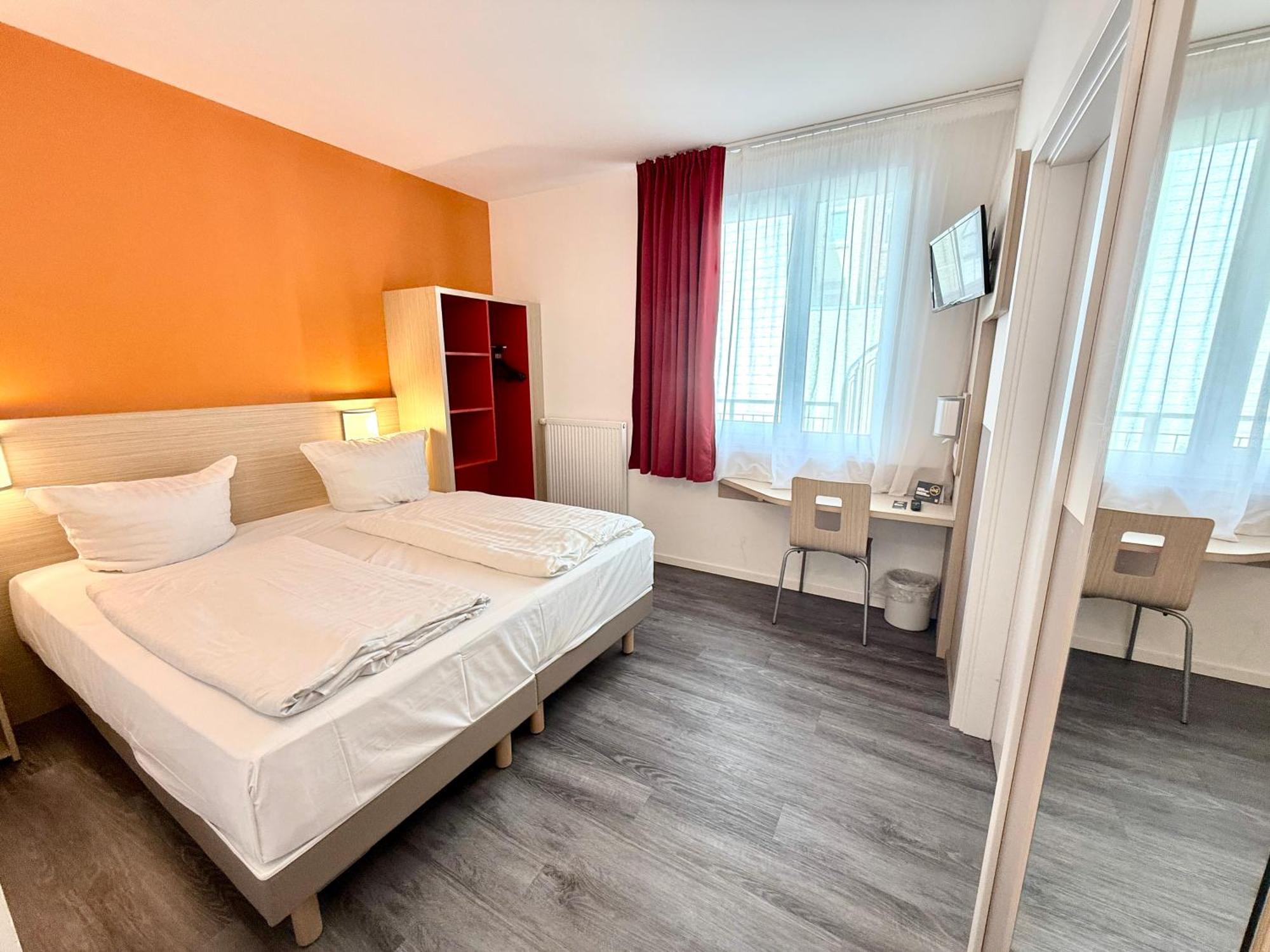 Standard Zimmer mit 1 Kingsize-Bett