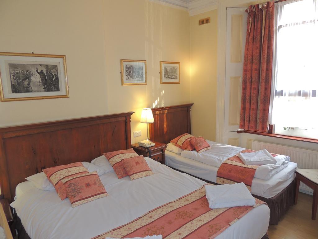 Dreibettzimmer