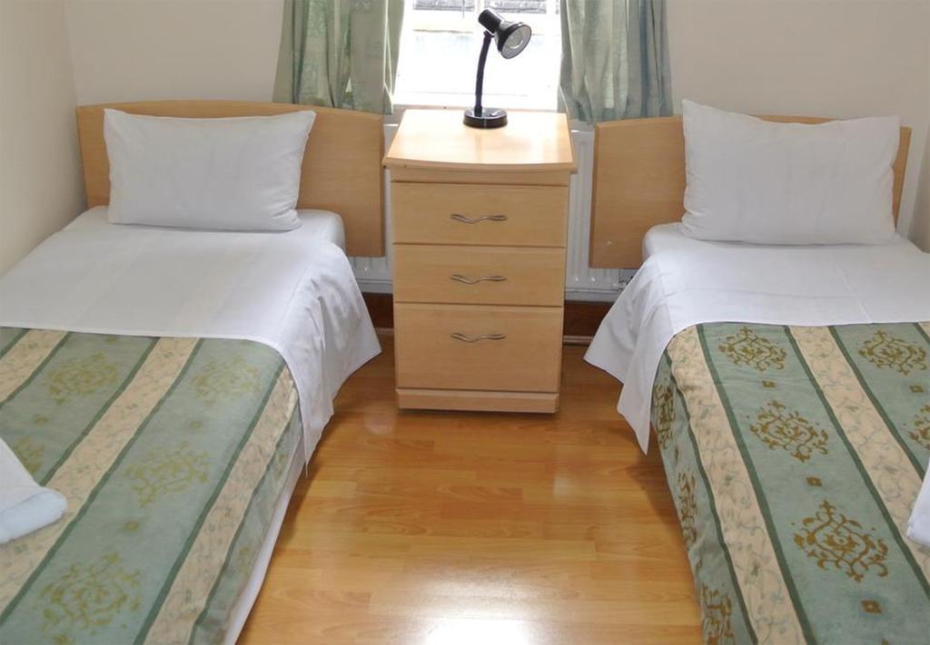 Zweibettzimmer mit Gemeinschaftsbad