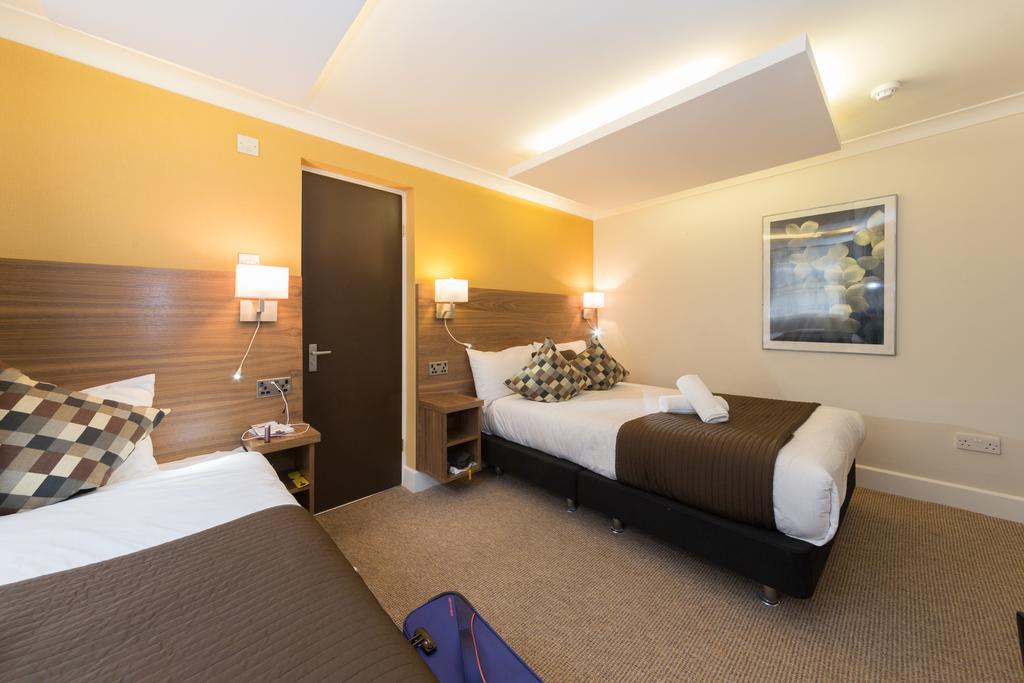 Triple Room Private Bathroom