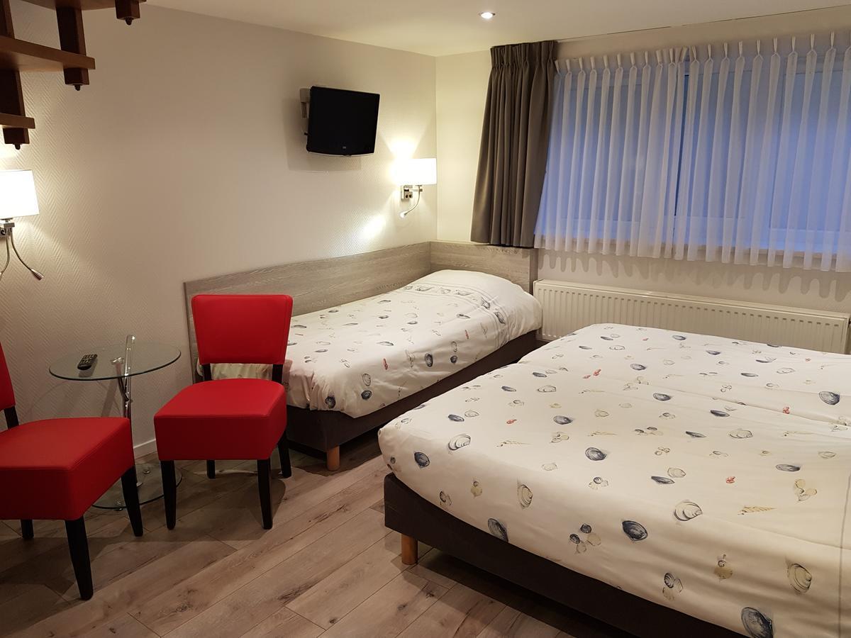 Quintuple Room