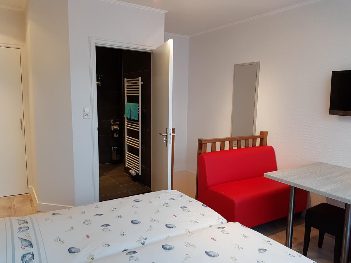 Quintuple Room