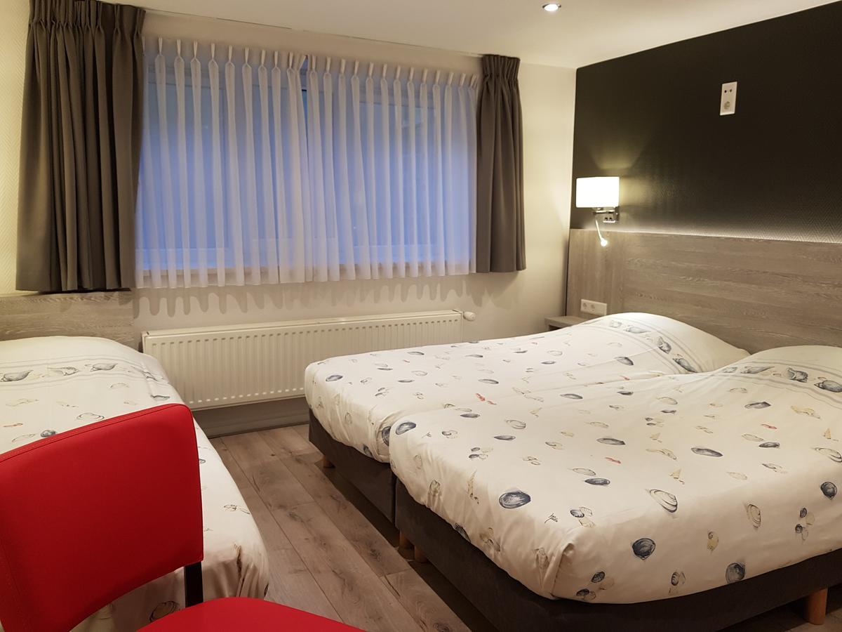 Quintuple Room