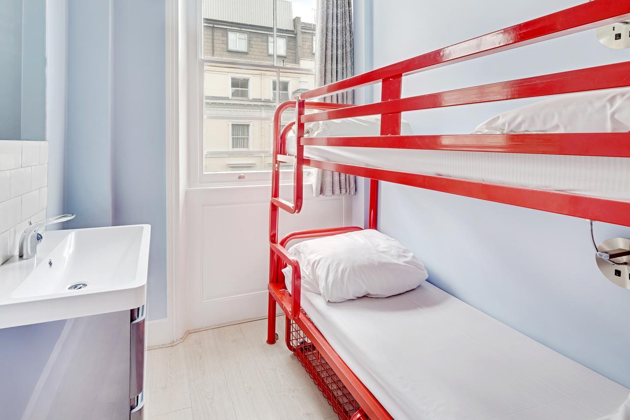 Bed in 4-Bed Mixed Dormitory Room Shared Bathroom (18–40 years)