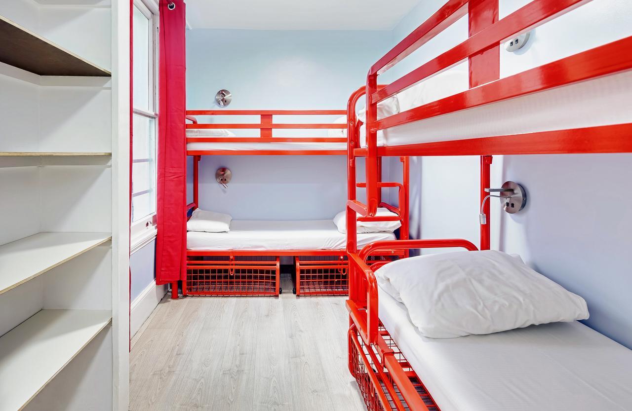 Bed in 4-Bed Mixed Dormitory Room Ensuite (18–40 years)