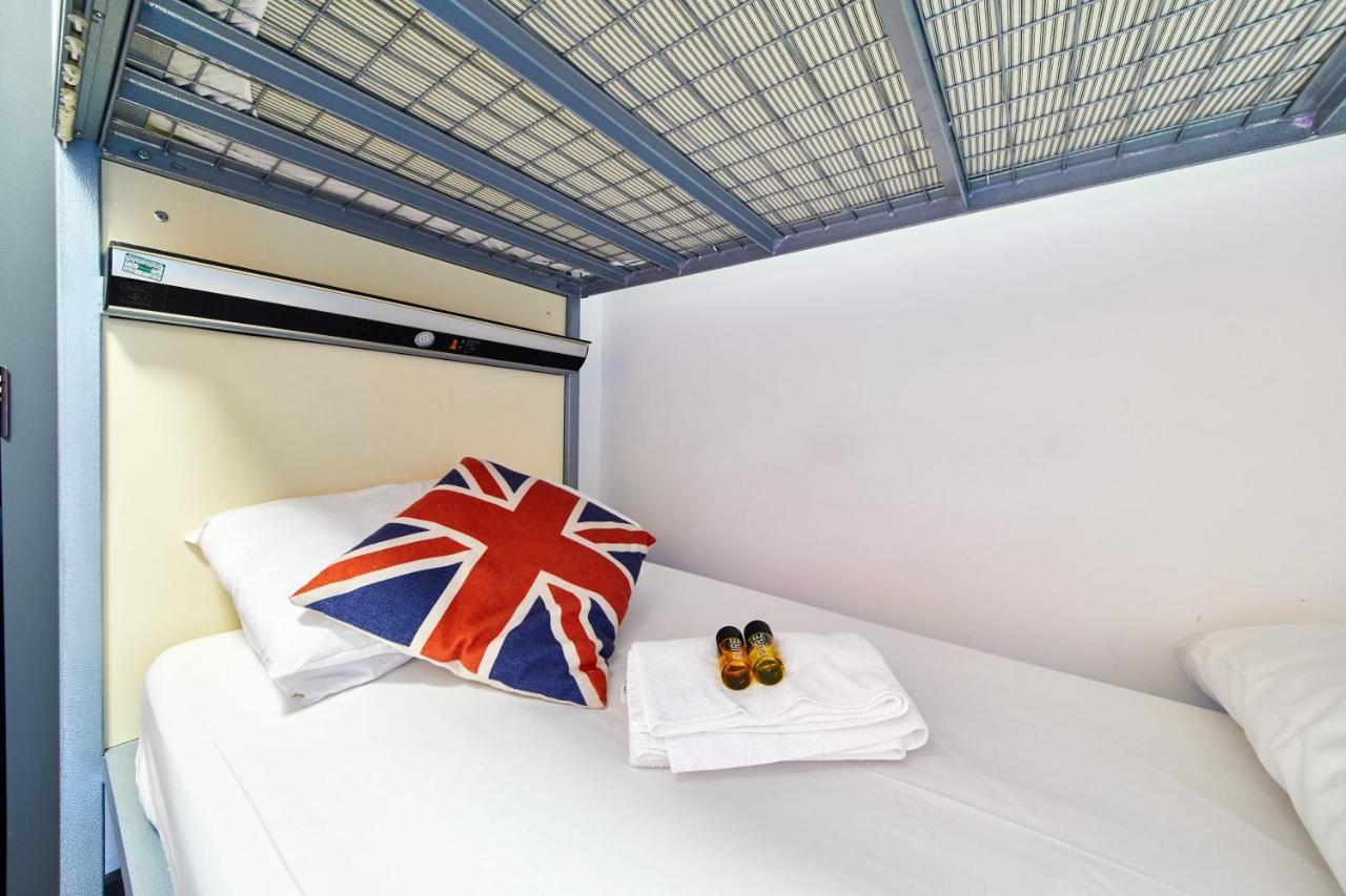 Privates Zimmer mit 2 Etagenbetten und eigenem Bad