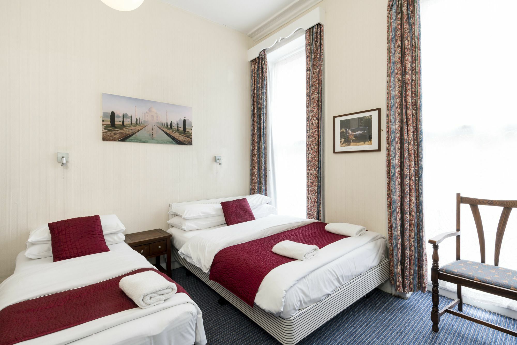 Dreibettzimmer mit Gemeinschaftsbad