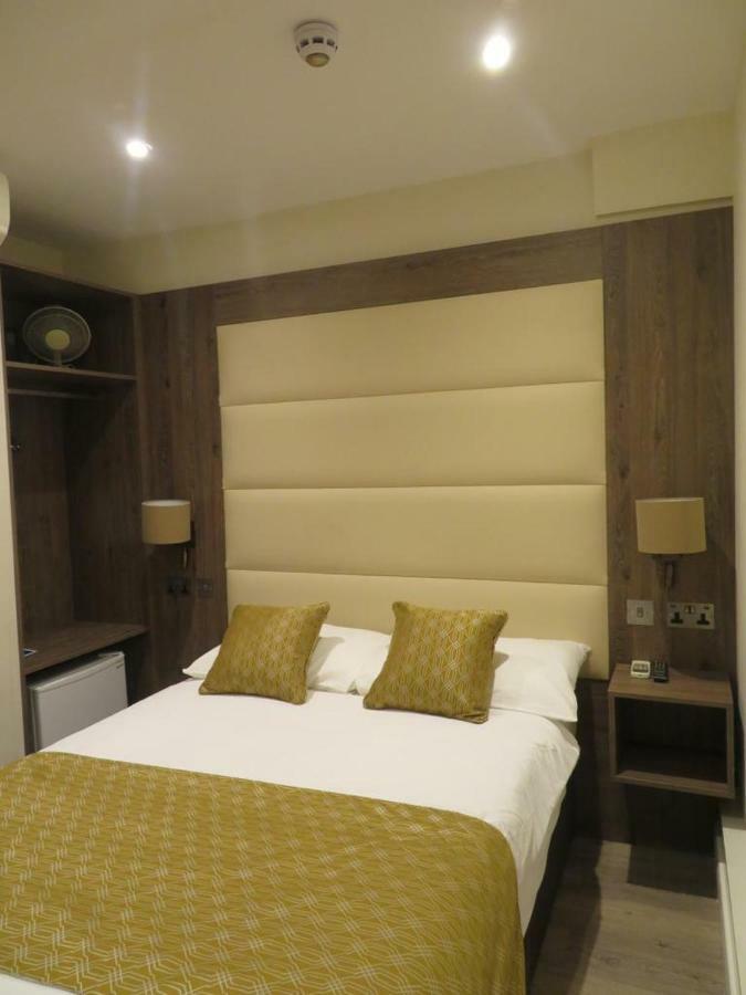 Doppelzimmer – kein Fenster