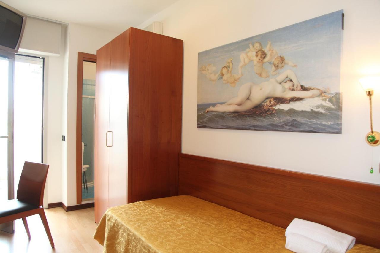 Single Room Balcony