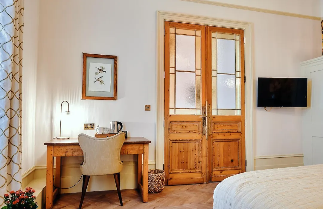 The Black Lion Pub & Boutique Guesthouse-1