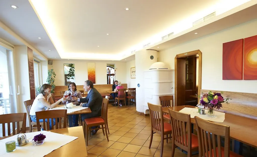 Gästehaus Weinhandl&Johnnys Pizzeria-1