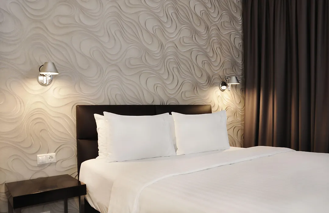 Amazon Hotel-1