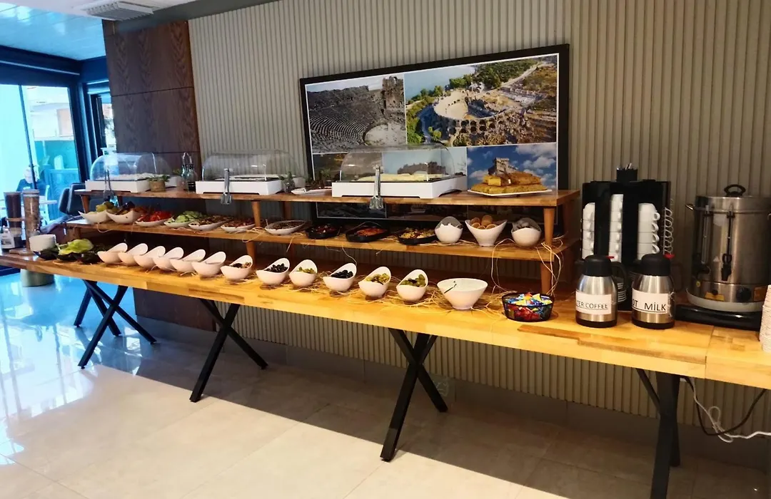 Sam Hotel-1
