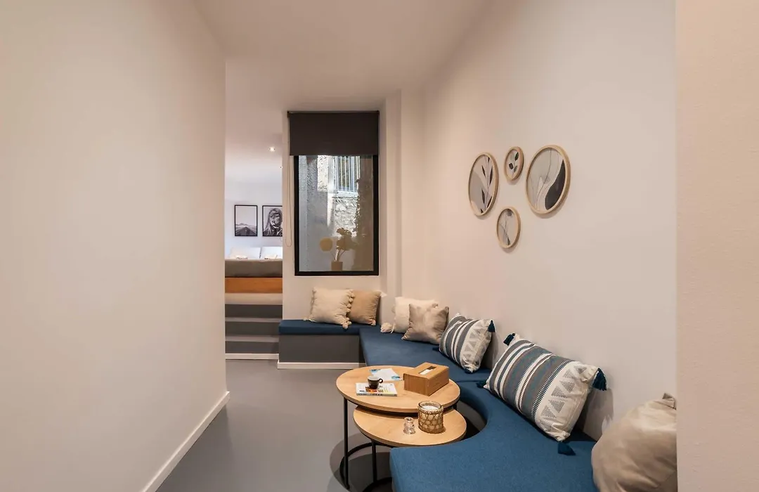 Melo Athens-1
