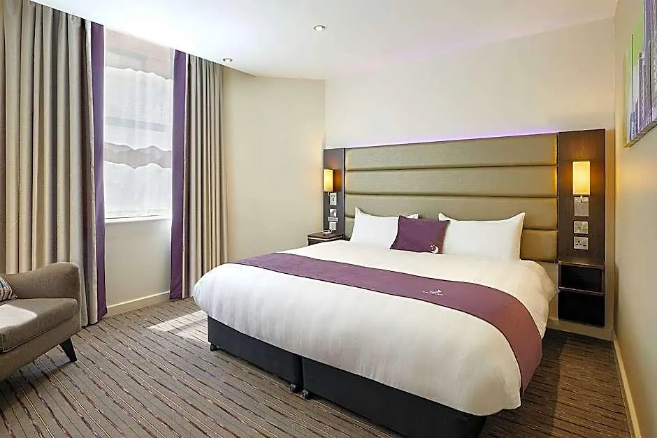Premier Inn London Kensington-1