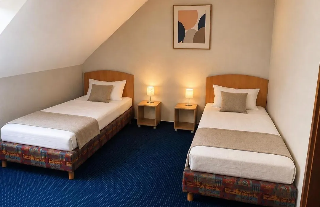 Hotel KM-1