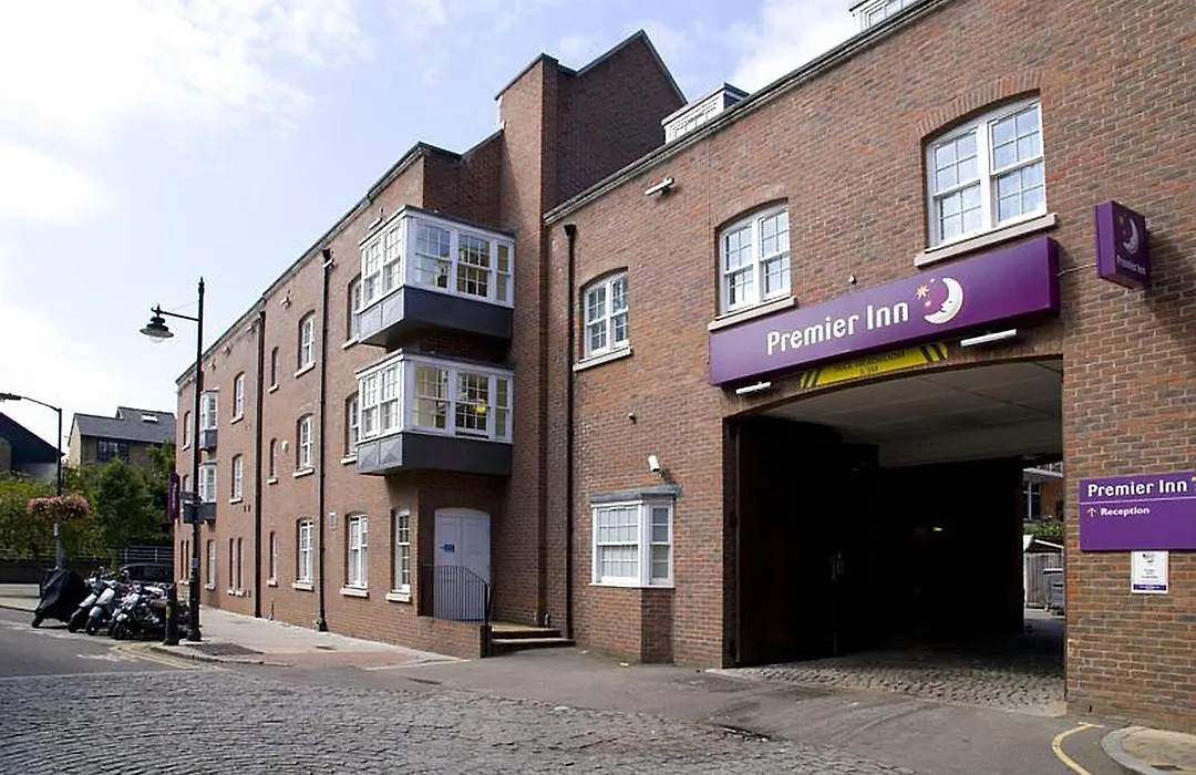 Premier Inn London Southwark-1