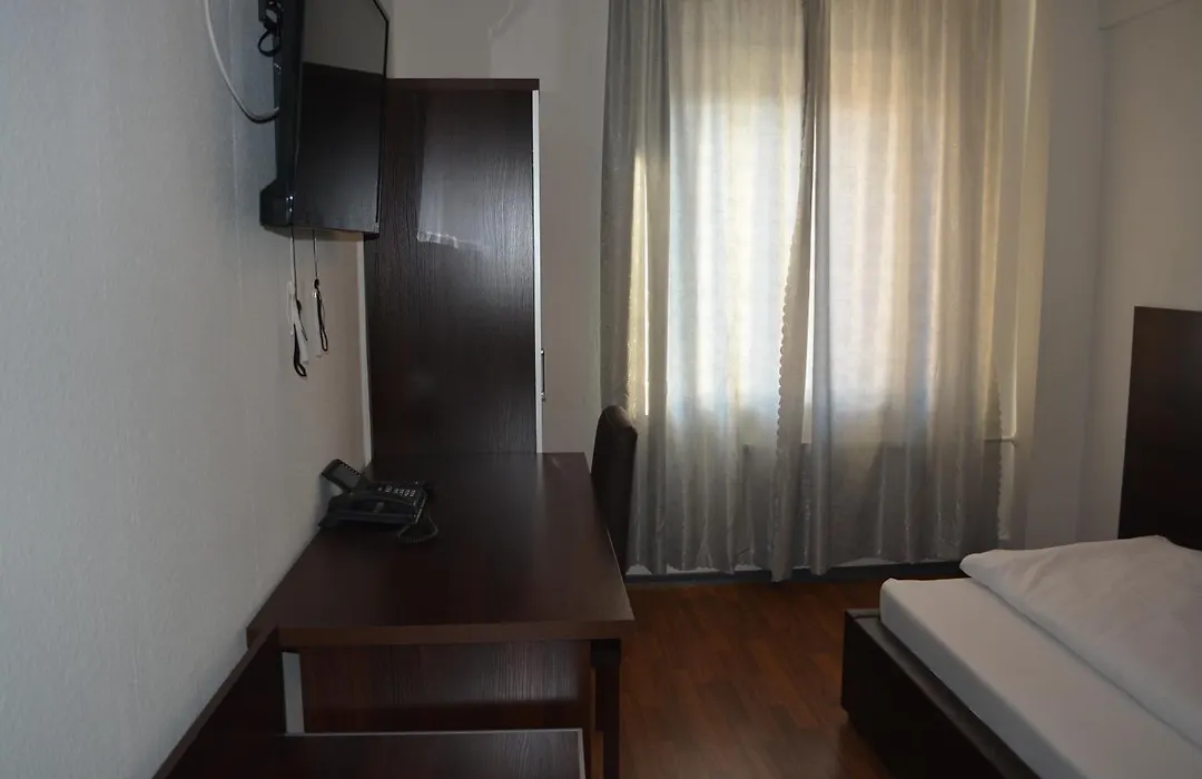 B&D Hotel-1