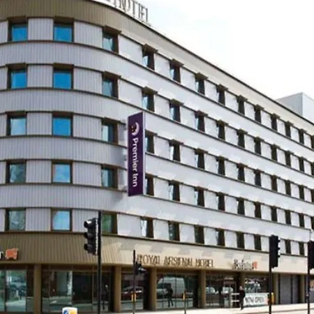 Premier Inn London Woolwich-2