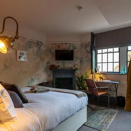 The Wolfpack Inn-2