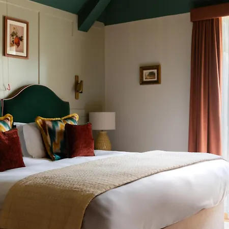 Coach & Horses Hotel-3
