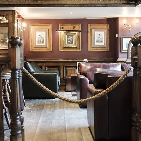 The Mad Hatter Hotel-3
