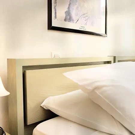 Adrian Hotel-2