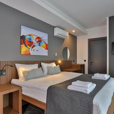 Wolf Of The City Hotel & Spa-3
