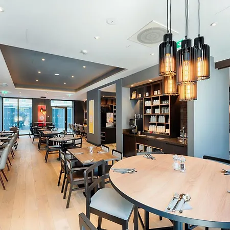 Premier Inn Darmstadt City Centre-3