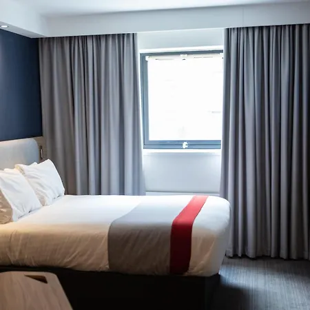 Holiday Inn Express Royal Docks By Ihg-3