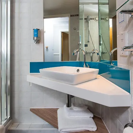 Holiday Inn Express London-Hammersmith By Ihg-3