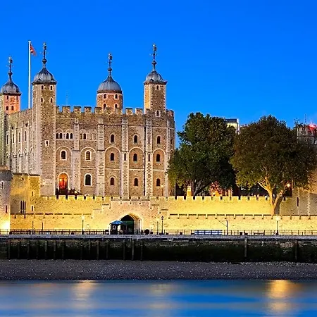 Comfort Hotel Tower Of London-3