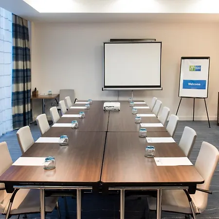 Holiday Inn Express London - Excel By Ihg-3