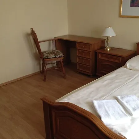 City Hotel Garni-3
