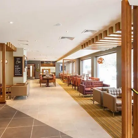 Premier Inn London Hackney-3