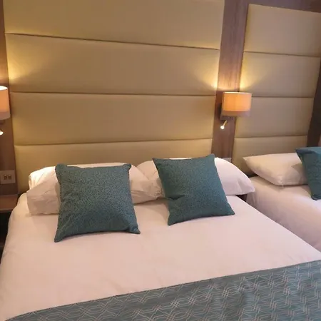 Glendale Hyde Park Hotel-3