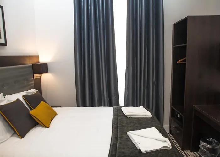 The Tudor Inn Hotel London