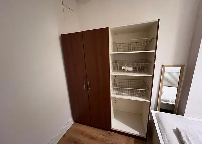 Bed and Breakfast Twenty Five London